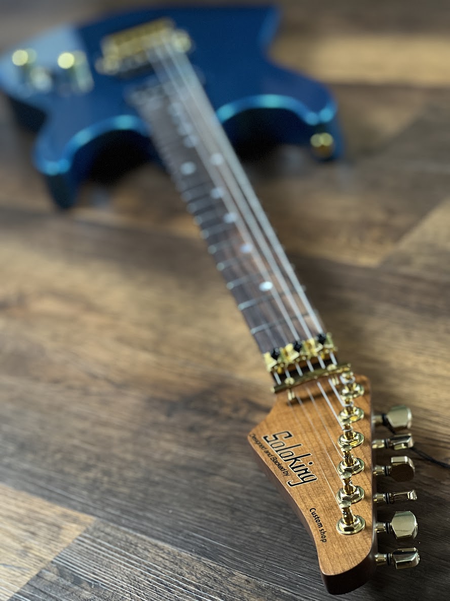 Soloking MS-1 Custom 24 HH FR Flat Top ใน Miami Blue Nafiri Special Run