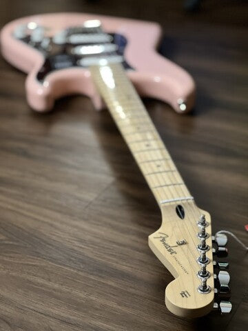 Fender Limited Edition Player Stratocaster with Maple FB in Shell Pink