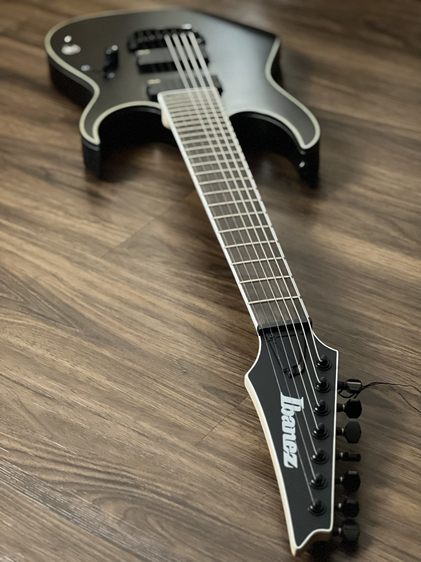 Ibanez RGIR37BFE-BKF Iron Label 7-String in Black Flat