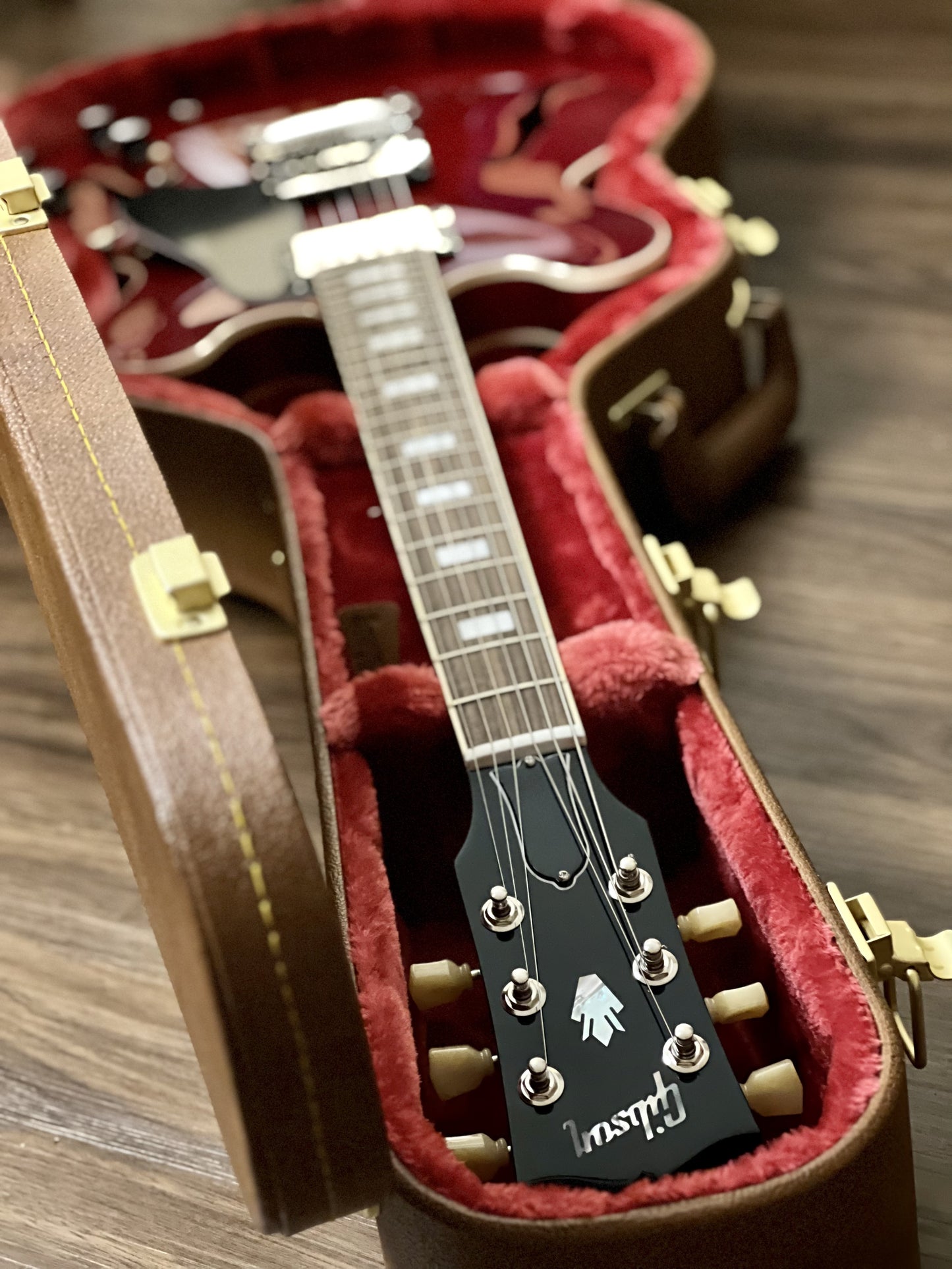 Gibson ES-335 Figured 60s Cherry w/ Case