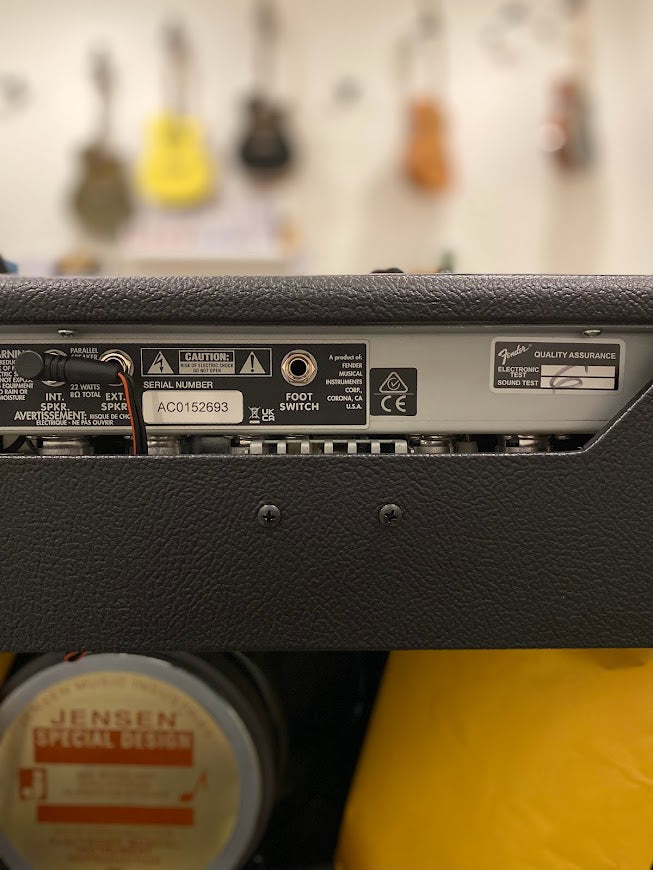 Fender 65 Deluxe Reverb Tube Guitar Combo Amplifier 230V