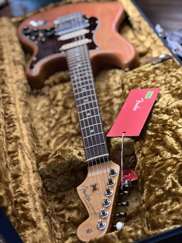 Fender Michael Landau Coma Stratocaster พร้อม RW FB สี Coma Red