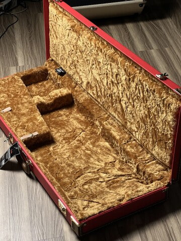 Fender Classic Series Stratocaster/Telecaster Guitar Wood Case in Fiesta Red