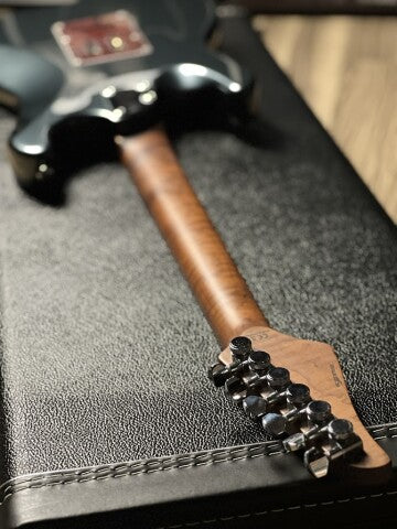 SLX Hawk Classic 22 HSS in Charcoal Frost Metallic with Roasted Maple FB