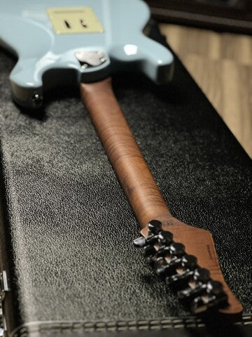 SLX Hawk Classic 22 HSS in Sonic Blue with Rosewood FB