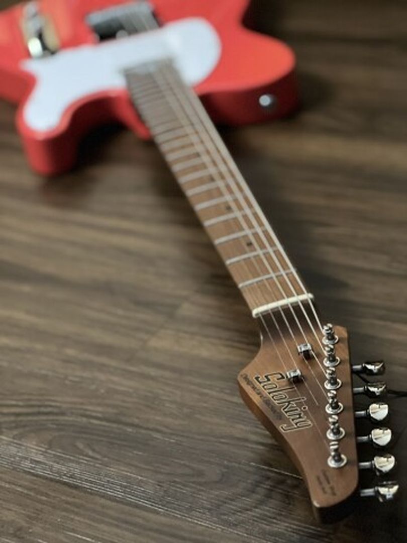 Soloking MT-1 Vintage MKII with Roasted Maple Neck in Fiesta Red
