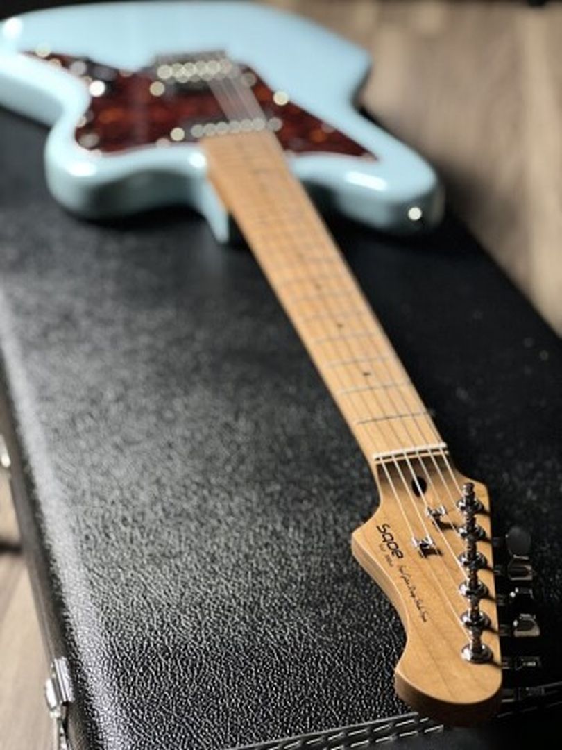 SQOE JM400 Roasted Maple Series in Sonic Blue
