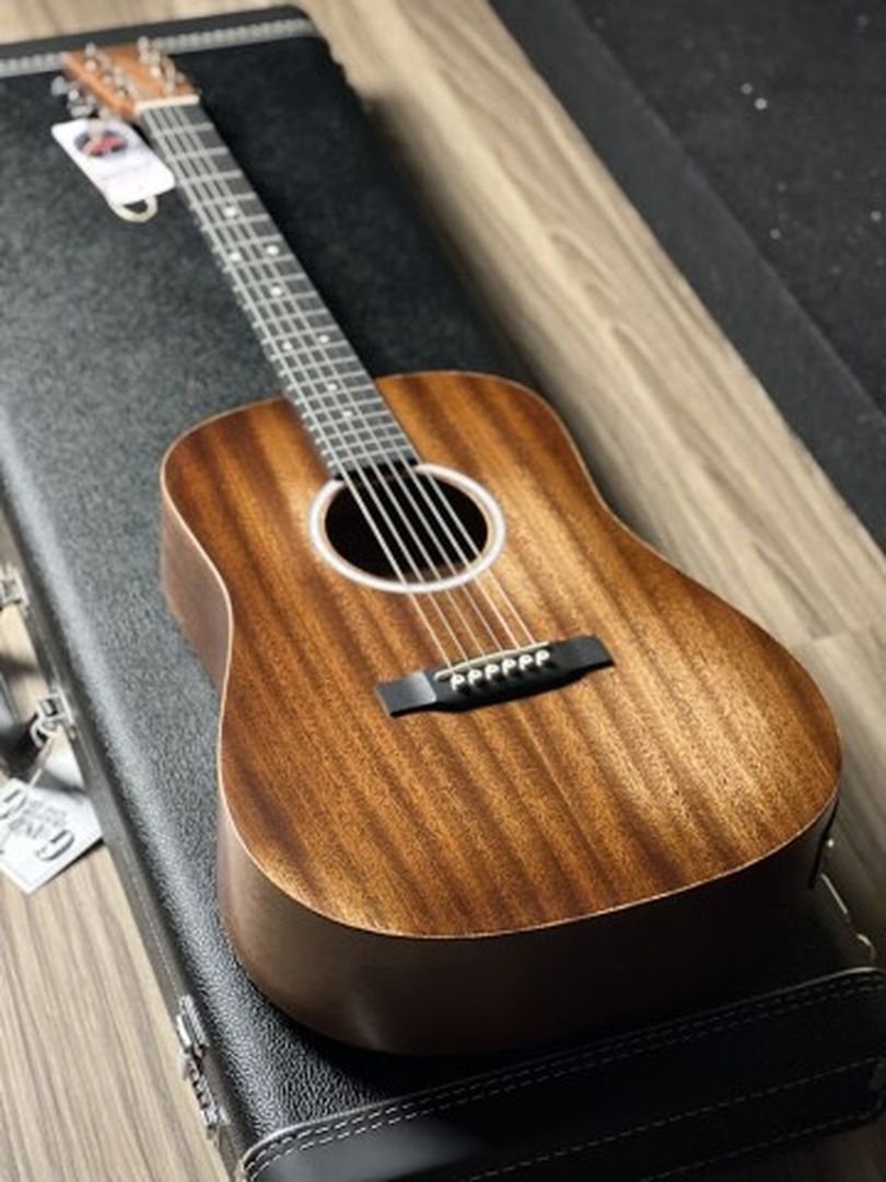 Martin Djr 10E SteetMaster！！ Product Review: Martin Guitar DJR-10E Streetmaster Acoustic