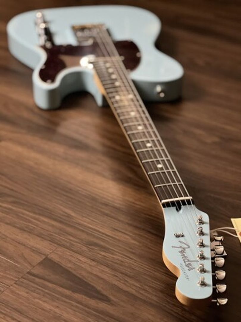 Fender FSR Collection Hybrid II Telecaster พร้อม RW FB สี Daphne Blue