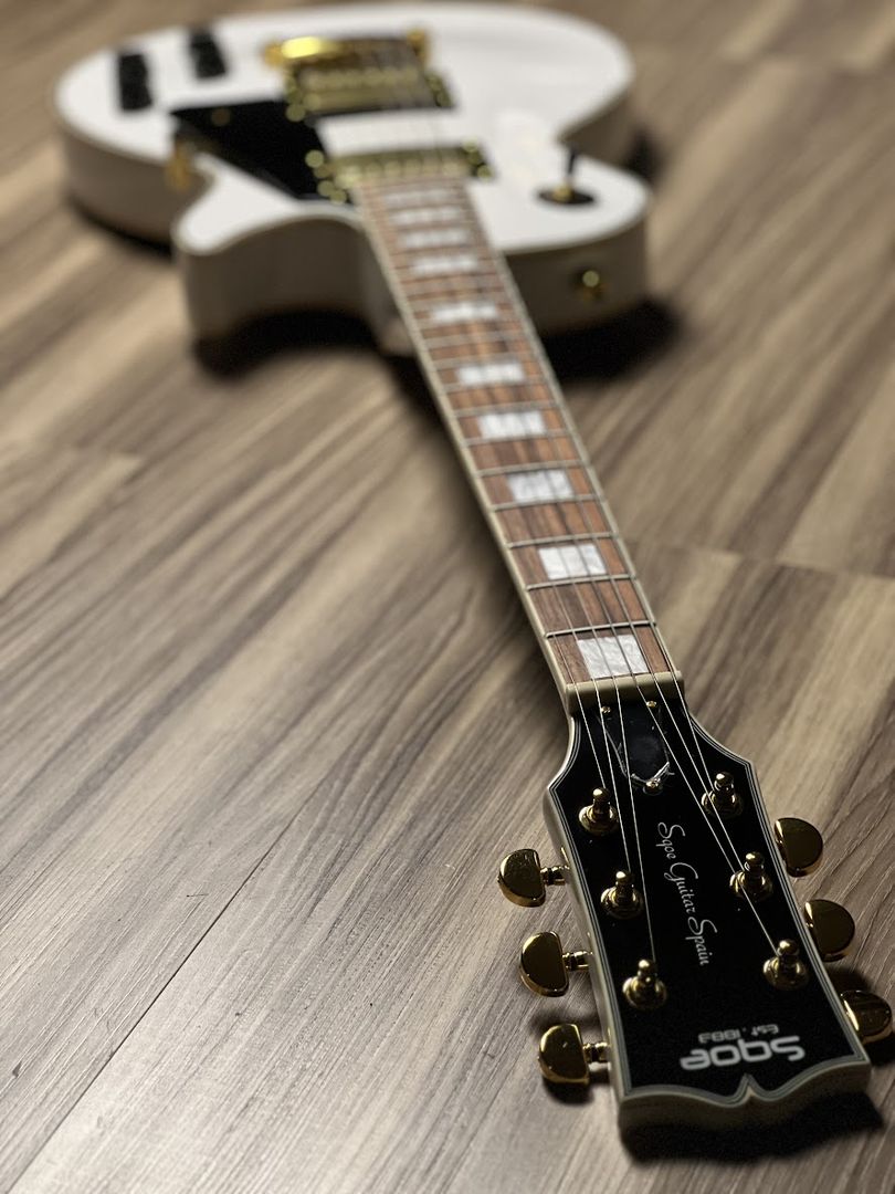 SQOE SELP300 in Alpine White with Gold Hardware