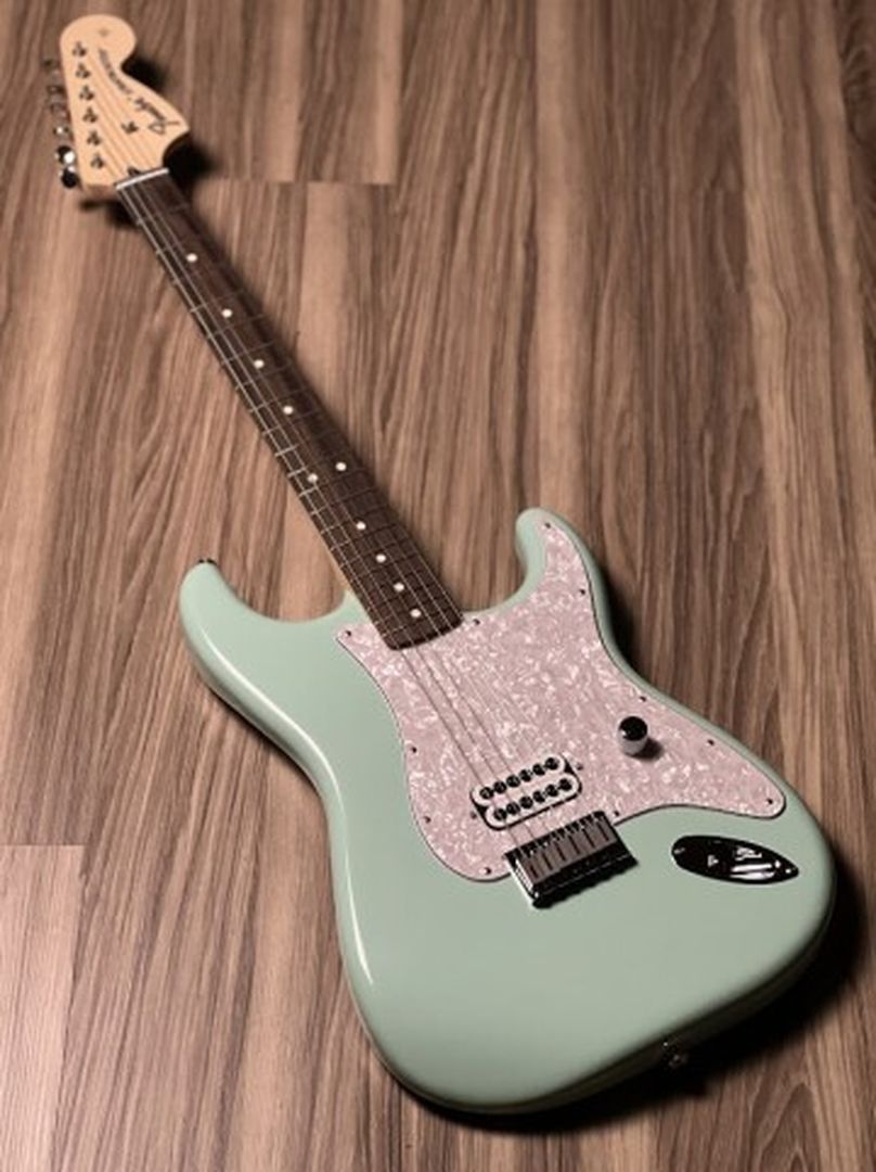 tom delonge effects pedals Fender Limited Edition Tom DeLonge Stratocaster with RW FB in Surf Gre – nafiriguitar.com