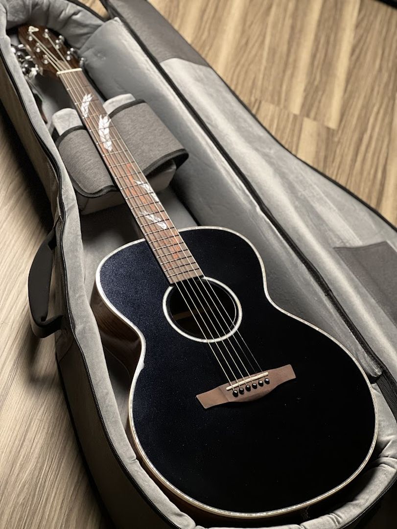 Covenant FOCUS in Starry Midnight Black with M2P Preamp