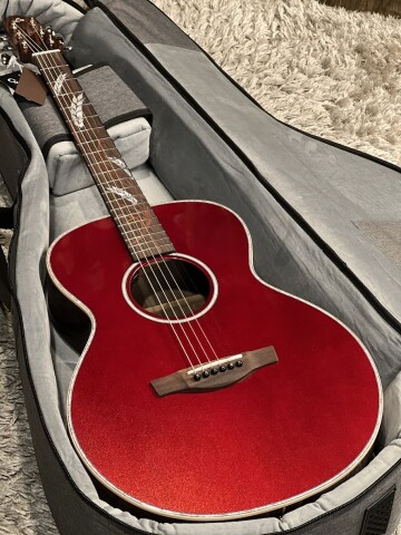 Covenant FOCUS ใน Starry Candy Apple Red พร้อมแอมป์ M2P