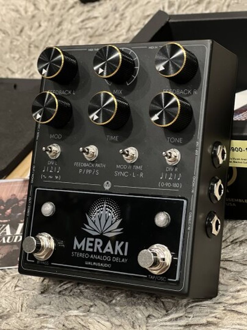 meraki pedal Walrus Audio Meraki Analog Stereo Delay in Blacked Out Limited Edition – nafiriguitar.com