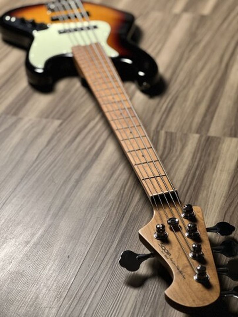 SQOE SJB650 ROASTED MAPLE SERIES 5 สาย 3-Tone Sunburst