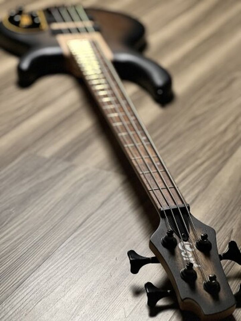 Cort Artisan C4 Plus OVMH in Antique Brown Burst