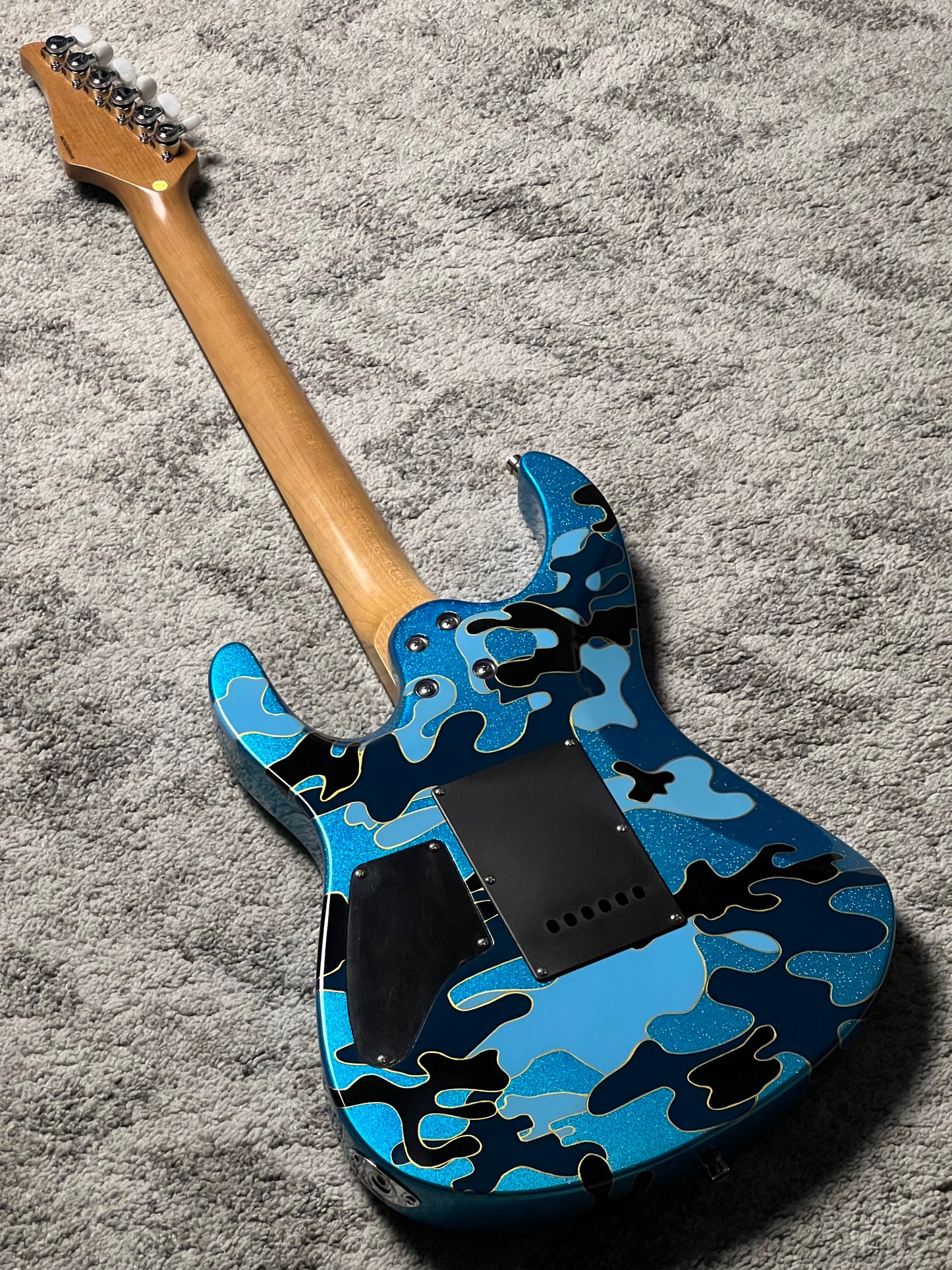 Dhatarattha Custom DST Artist Hand Paint "Blue Sparkle Camo"