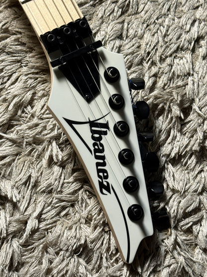 Ibanez RG550-WNF in White Flat