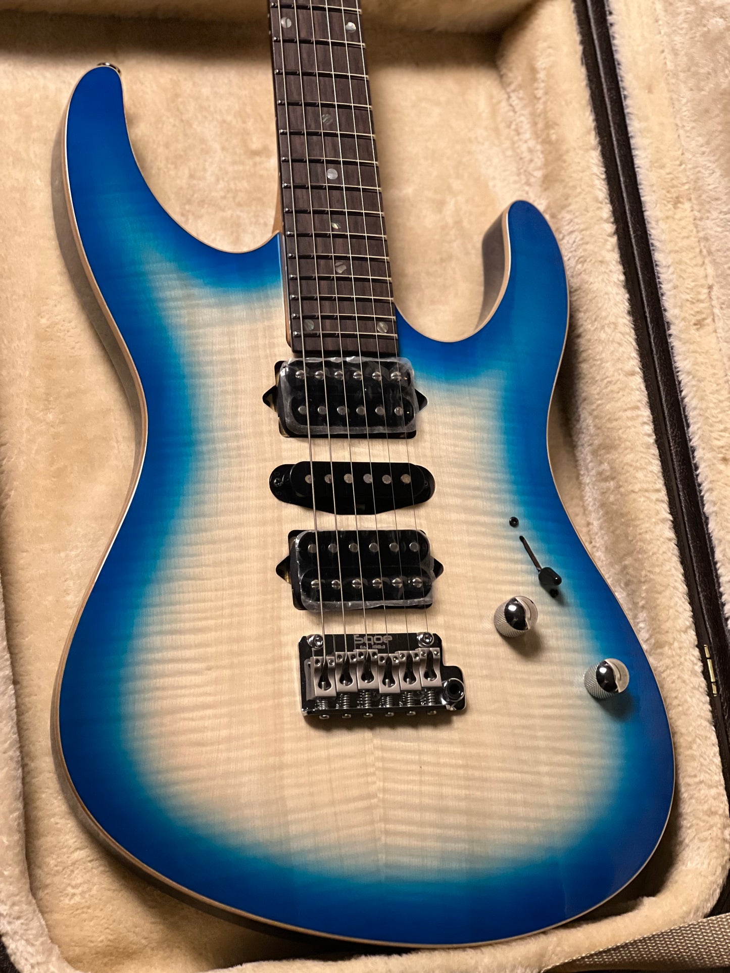 SQOE SEIB998 HSH SBL in Ice Blue