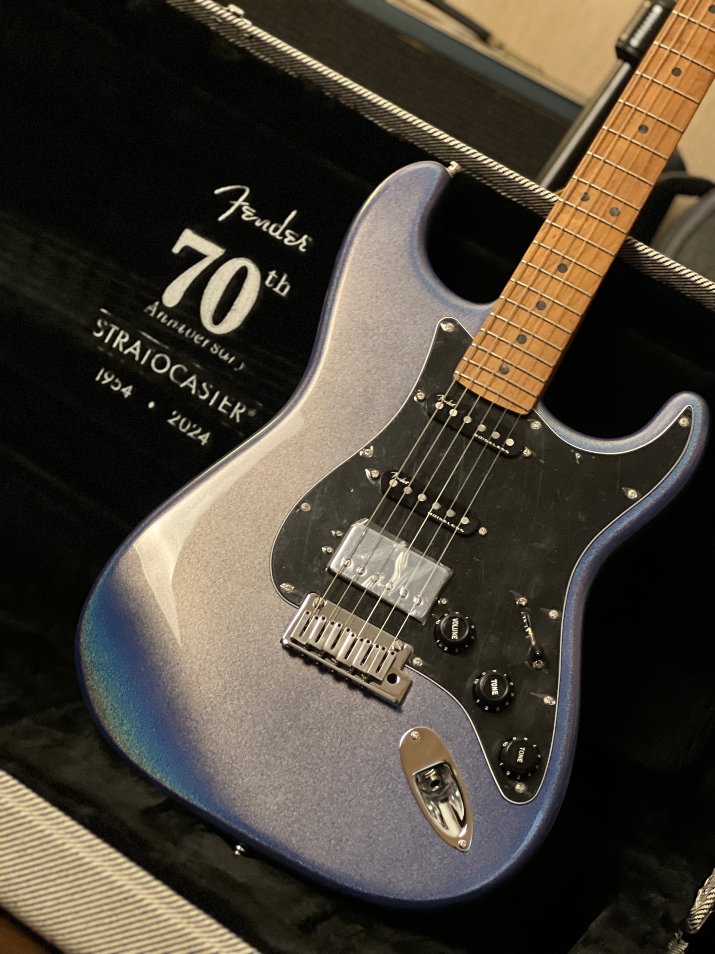 Fender 70th Anniversary Ultra Stratocaster with Maple FB in Amethyst