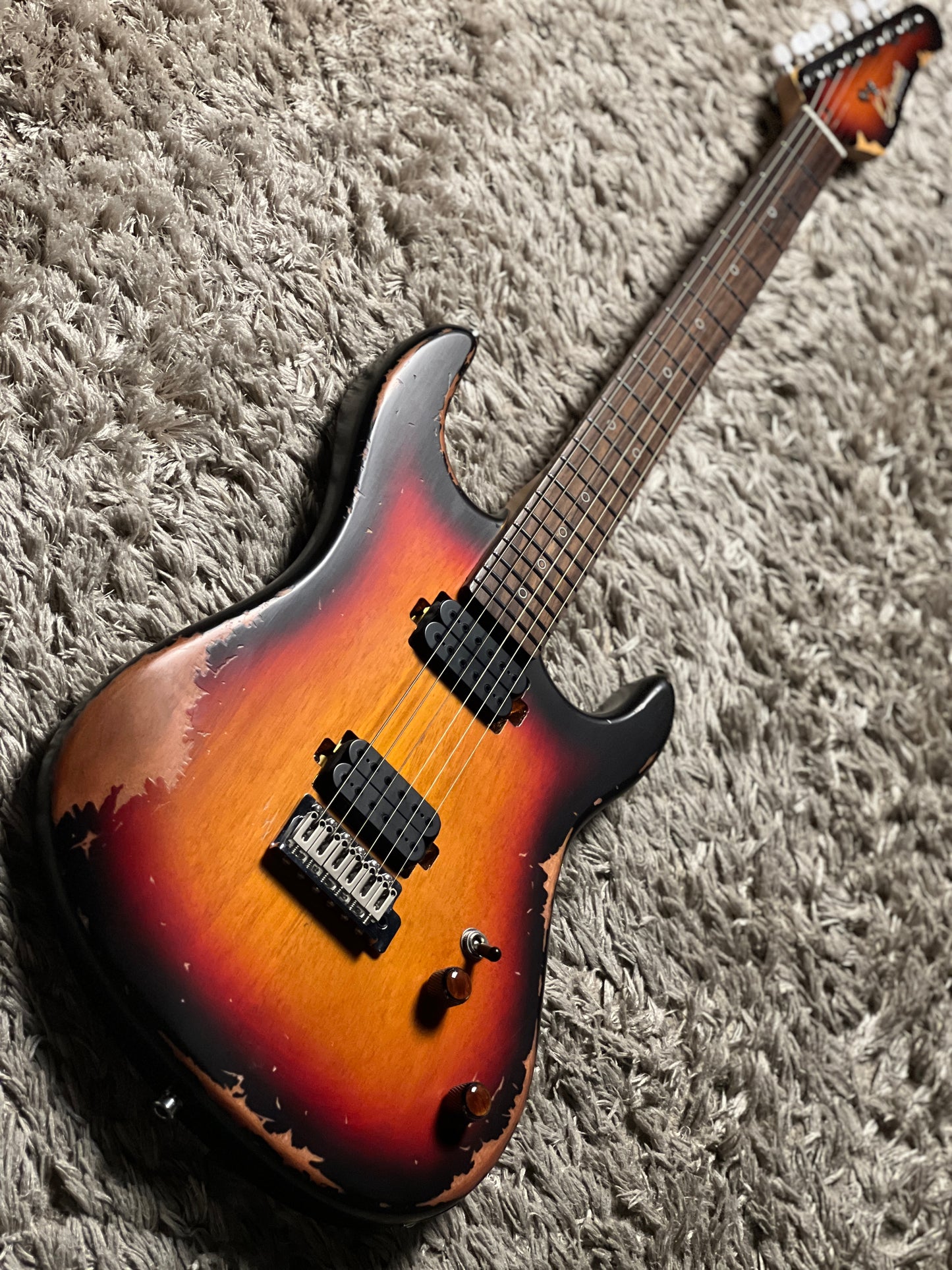 Dhatarattha Performance DST HH in 3-Tone Sunburst with RW FB and Nitrocellulose Lacquer Relic