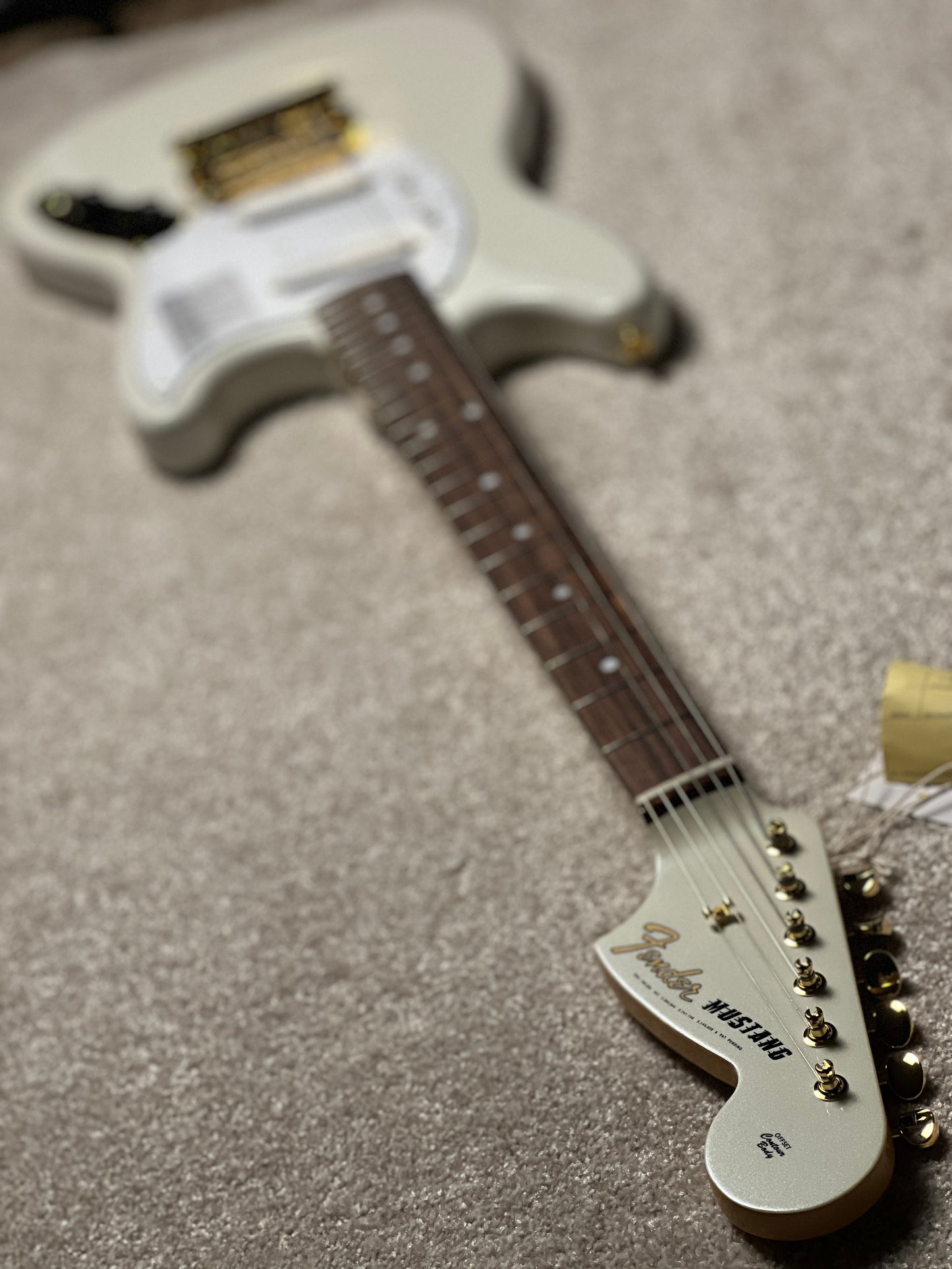 Fender Japan Traditional 2025 Collection 60s Mustang with RW FB in White Pearl JD25012670