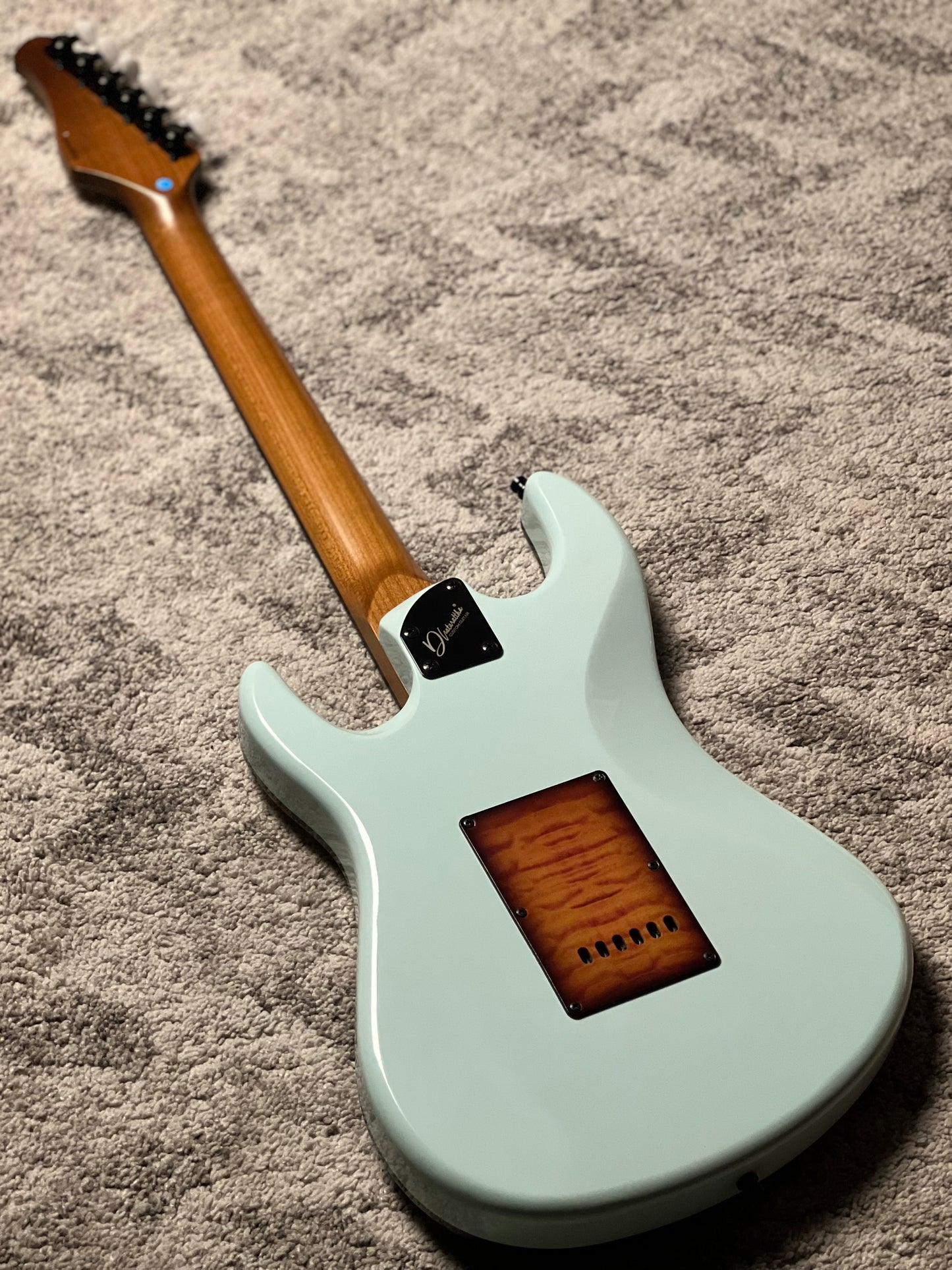 Dhatarattha Custom DST HSS Quilt in Gloss Natural with Rosewood FB