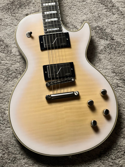 Epiphone Les Paul Prophecy Inspired by Gibson in Aged White Tiger
