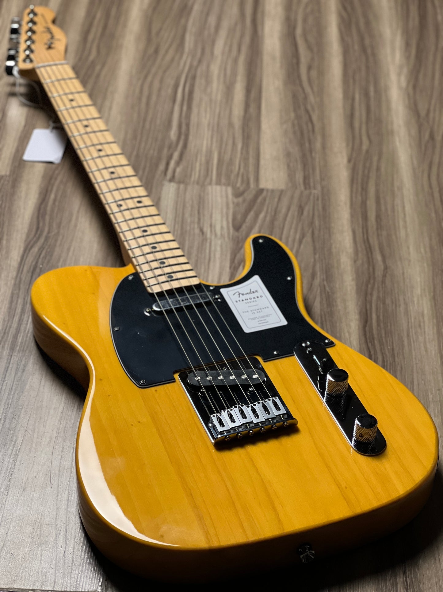 Fender Standard Telecaster with Maple FB in Butterscotch Blonde
