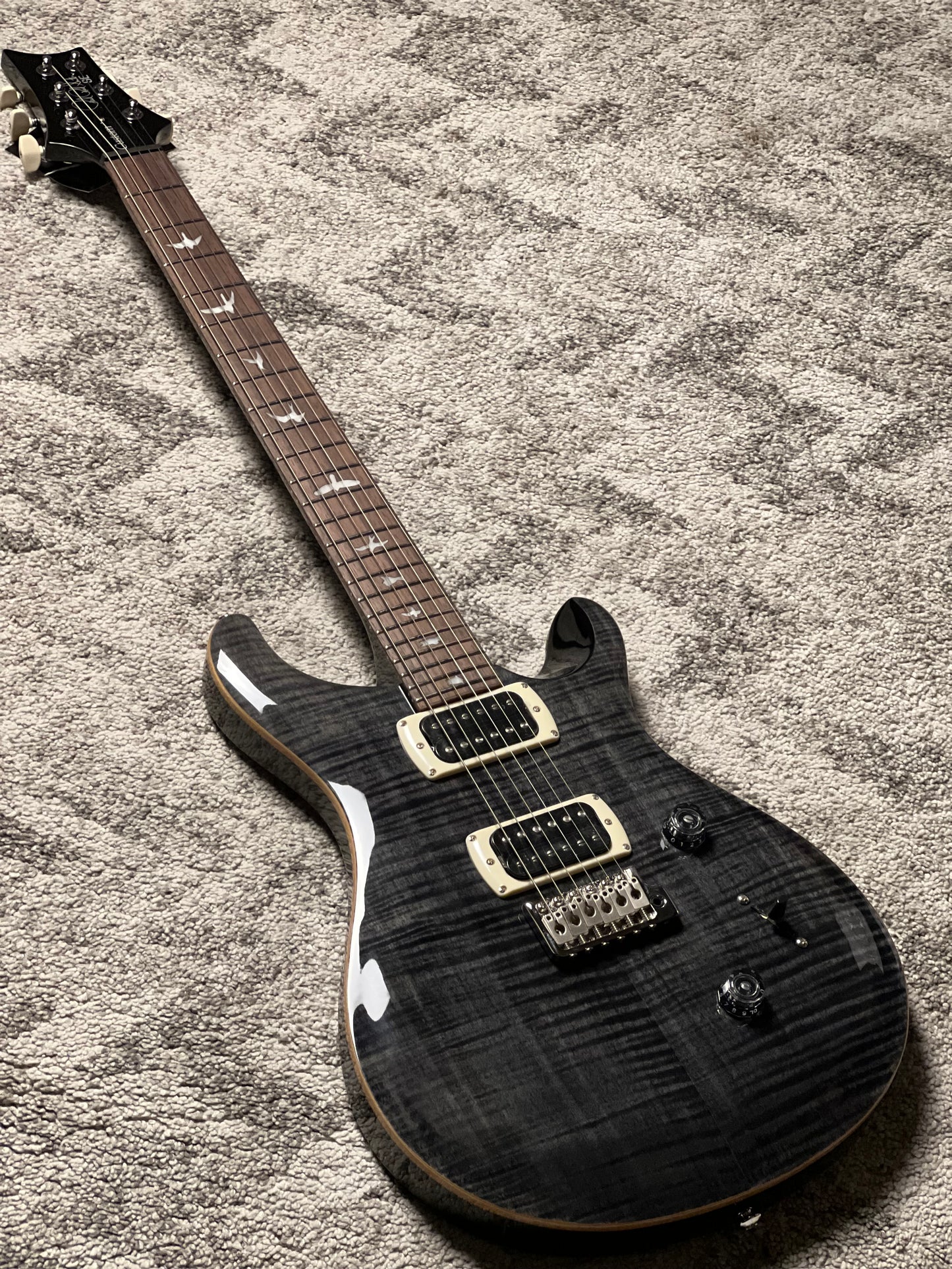 PRS SE Custom 24 Flame in Gray Black