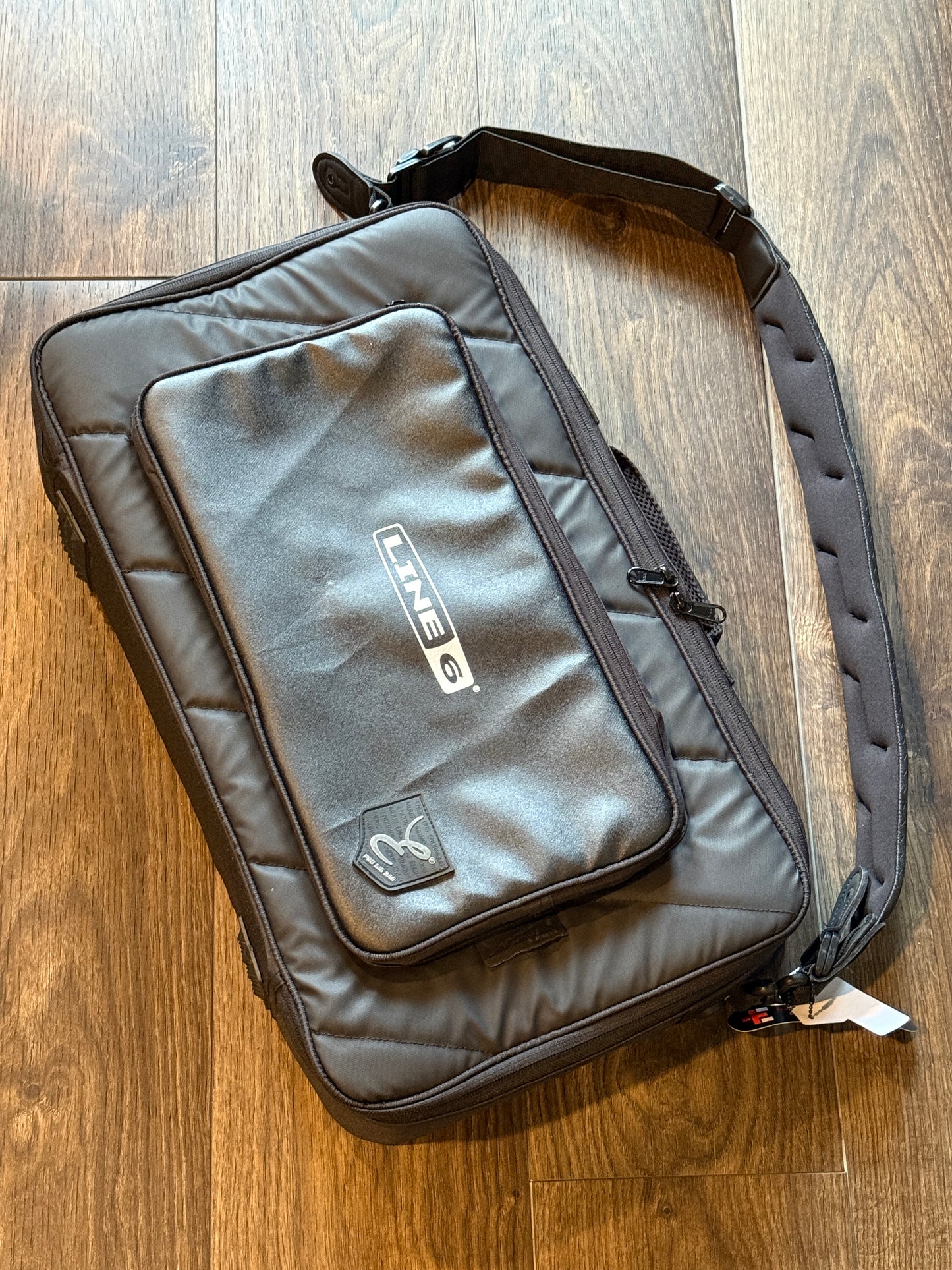 Enormous Premium Water Resistant Effect Bag with Emergency Strap for Line 6 Helix Stadium and Stadium XL