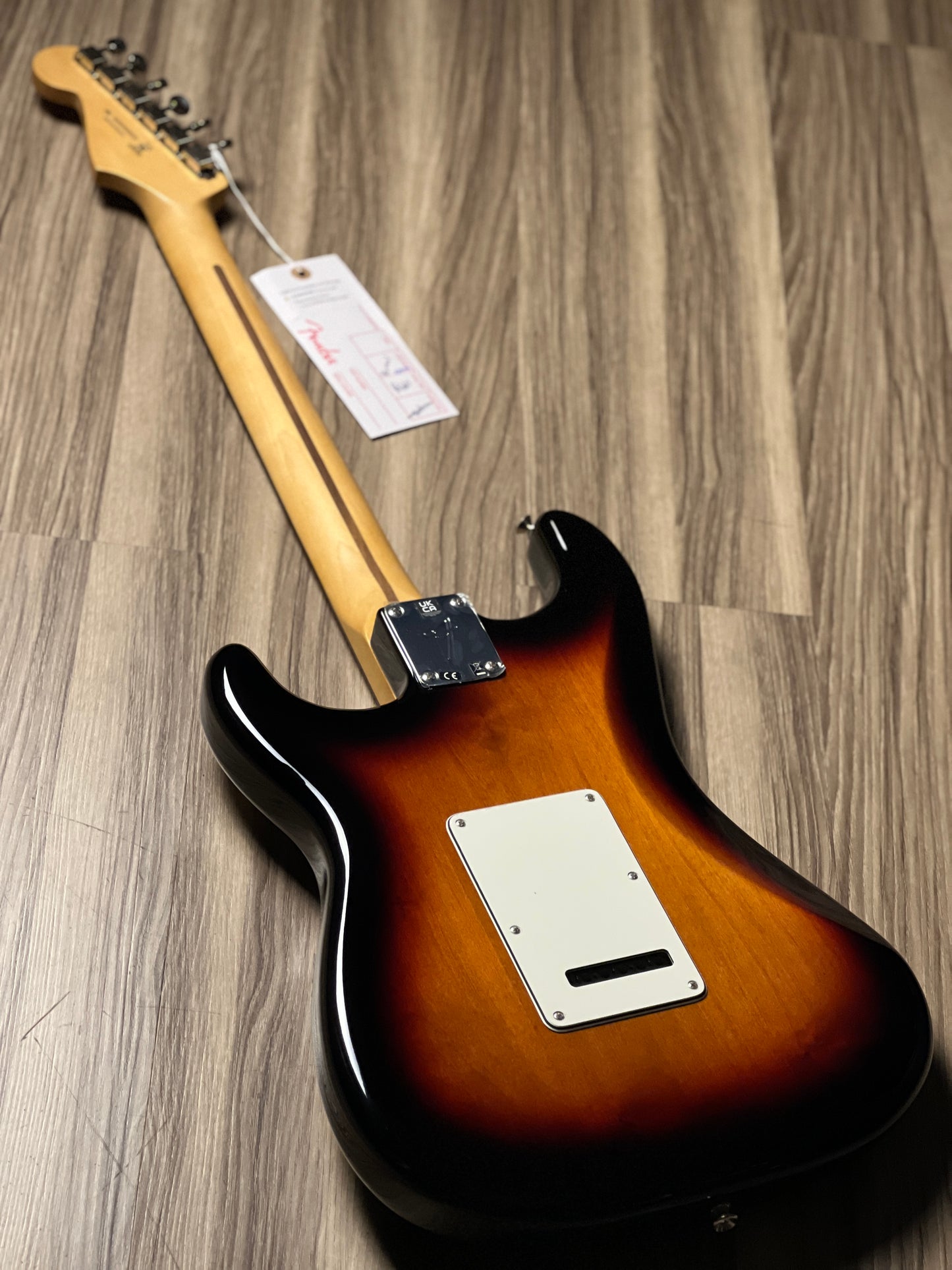 Fender Player II Stratocaster HSS With RW FB In 3-Tone Sunburst