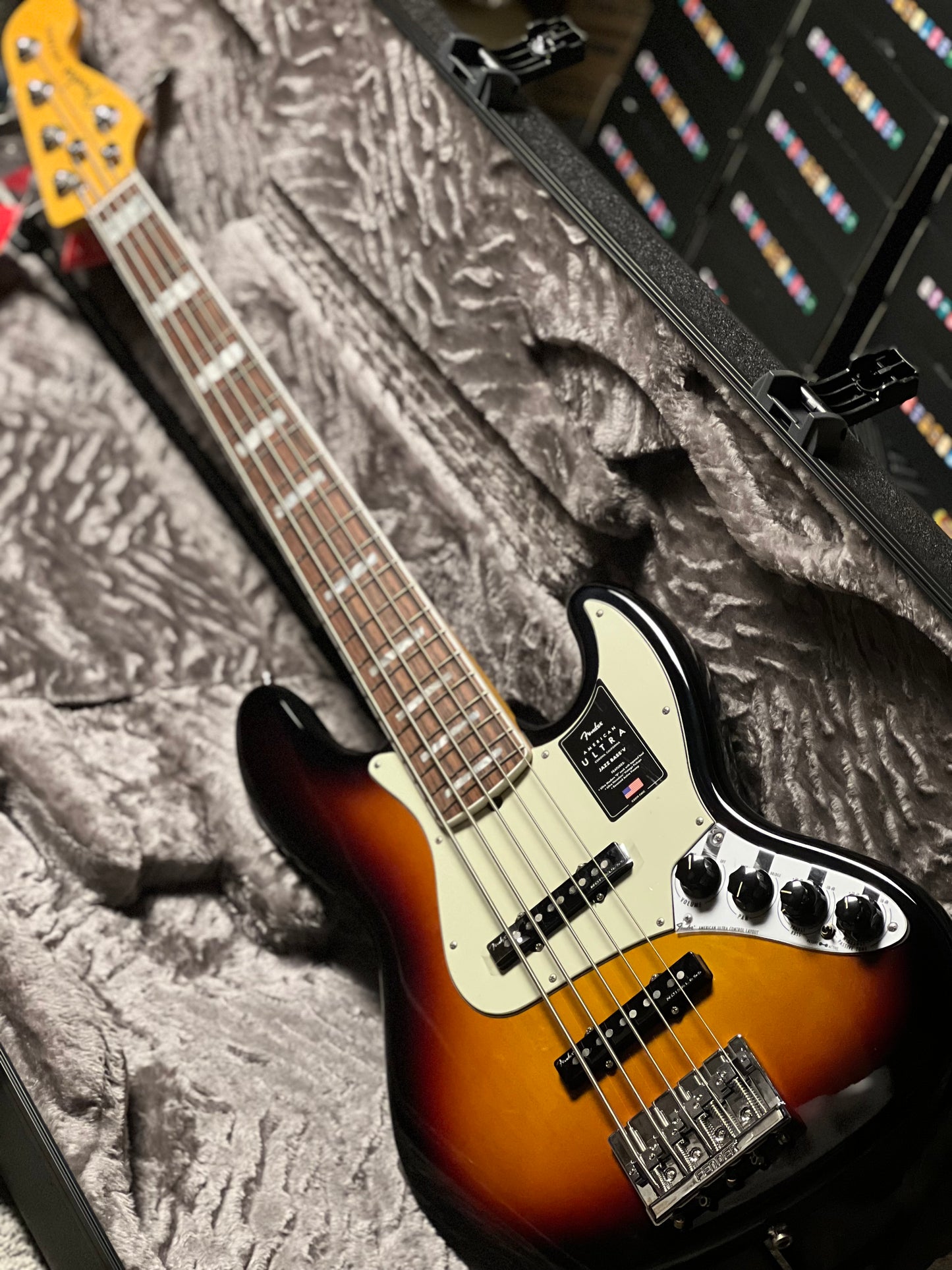 Fender American Ultra Jazz Bass V สี Ultraburst พร้อมฟิงเกอร์บอร์ดไม้ Rosewood 