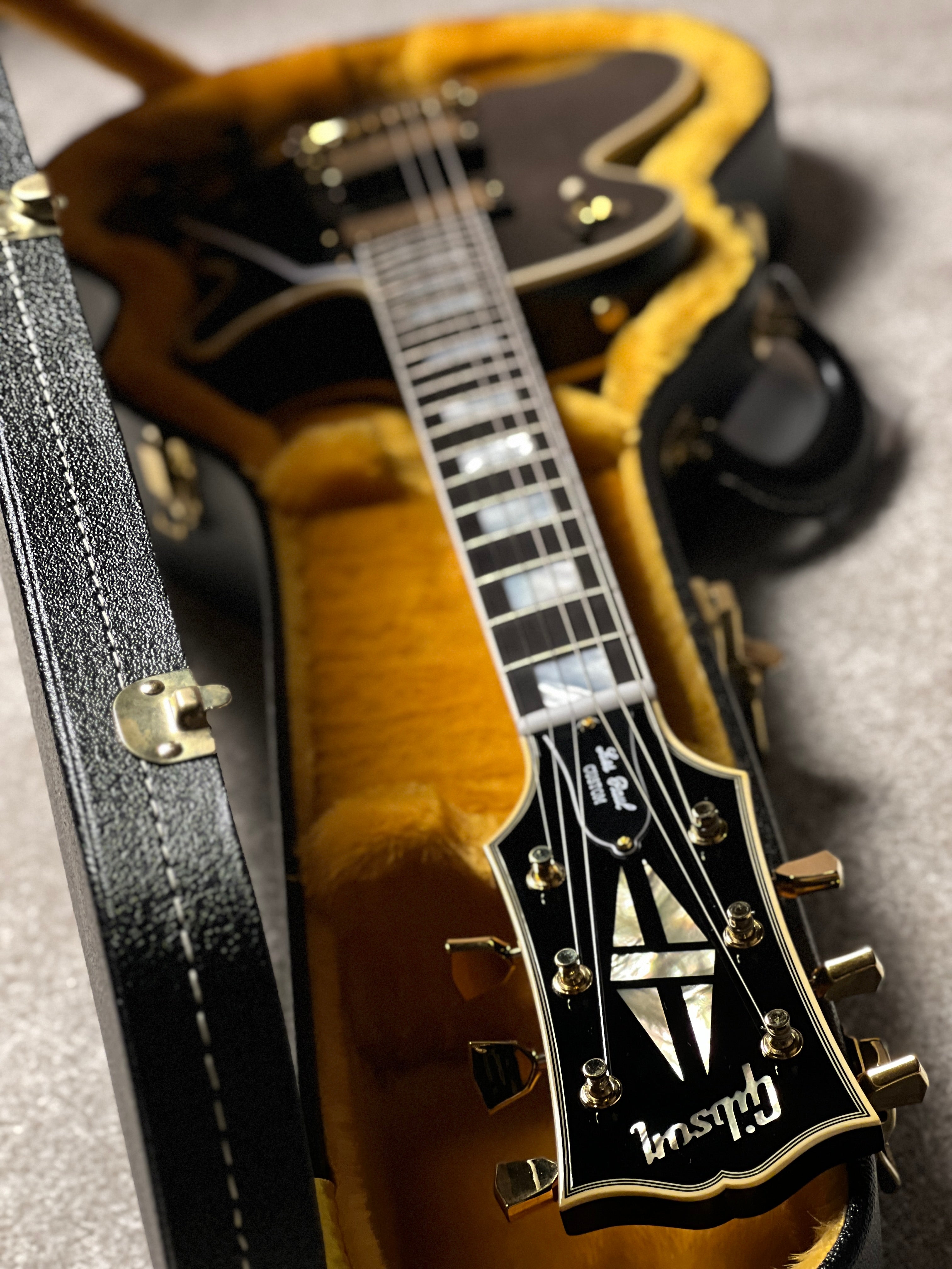 Gibson 1968 Les Paul Custom Reissue Gloss in Ebony w/Case 503938