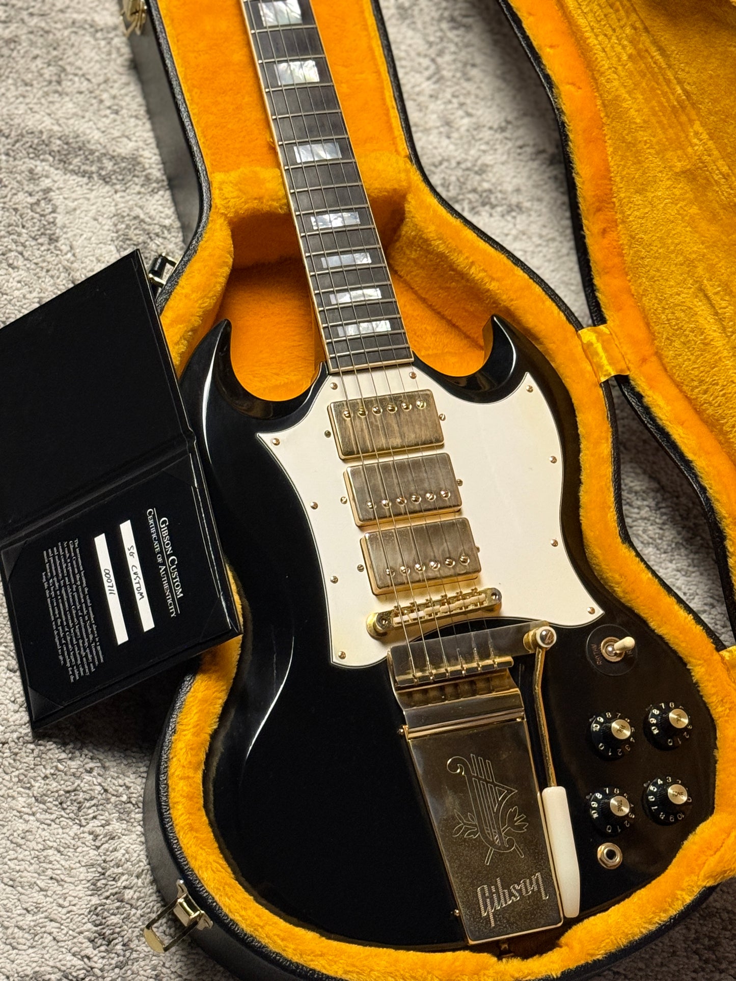 Gibson Custom Shop SG Custom 3-Pickup with Long Maestro Vibrola VOS in Ebony with case 000711