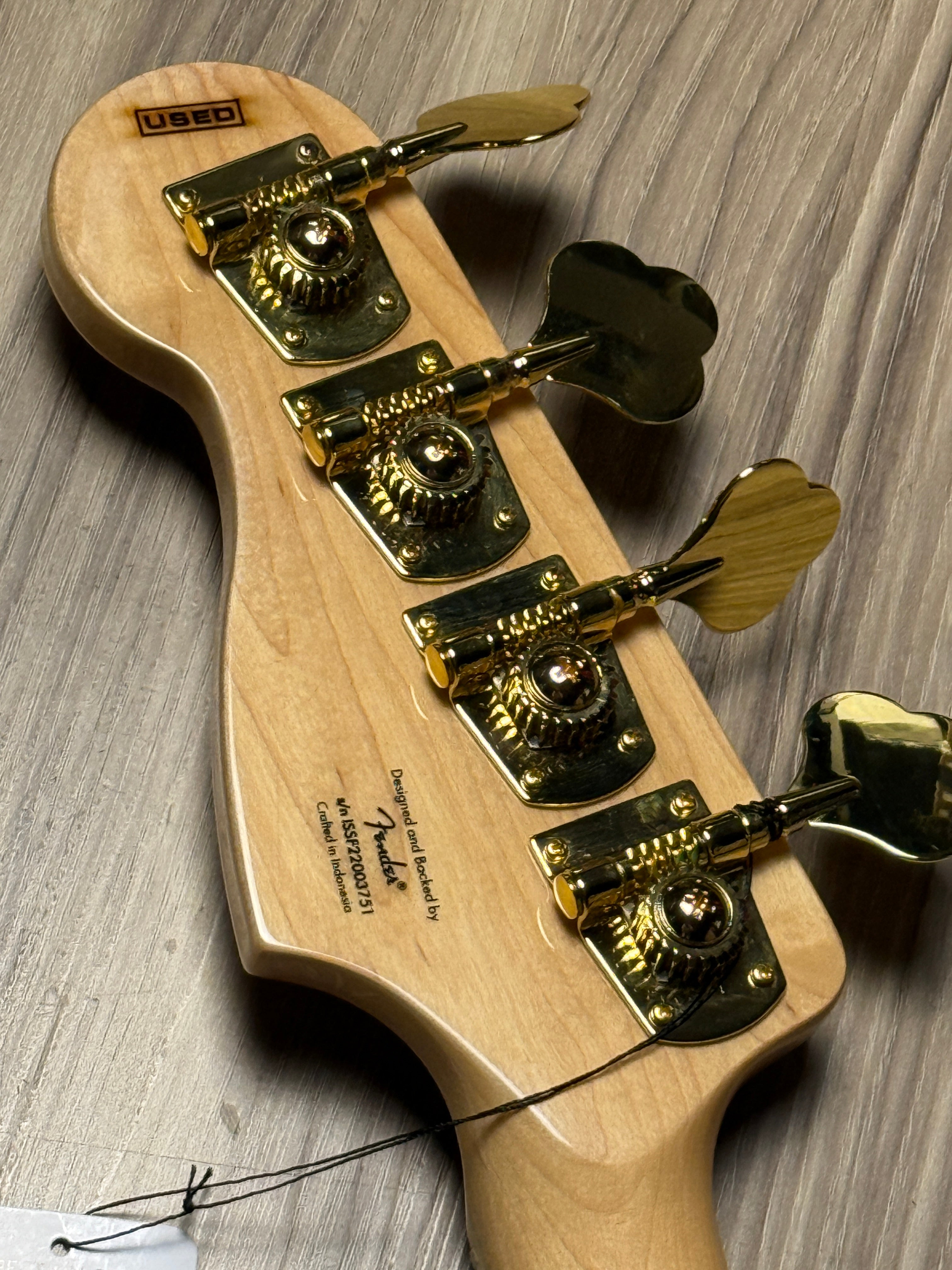 Squier 40th Anniversary Gold Edition Precision Bass in Lake Placid