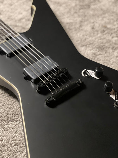 Schecter E-1 SLS Evil Twin in Satin Black