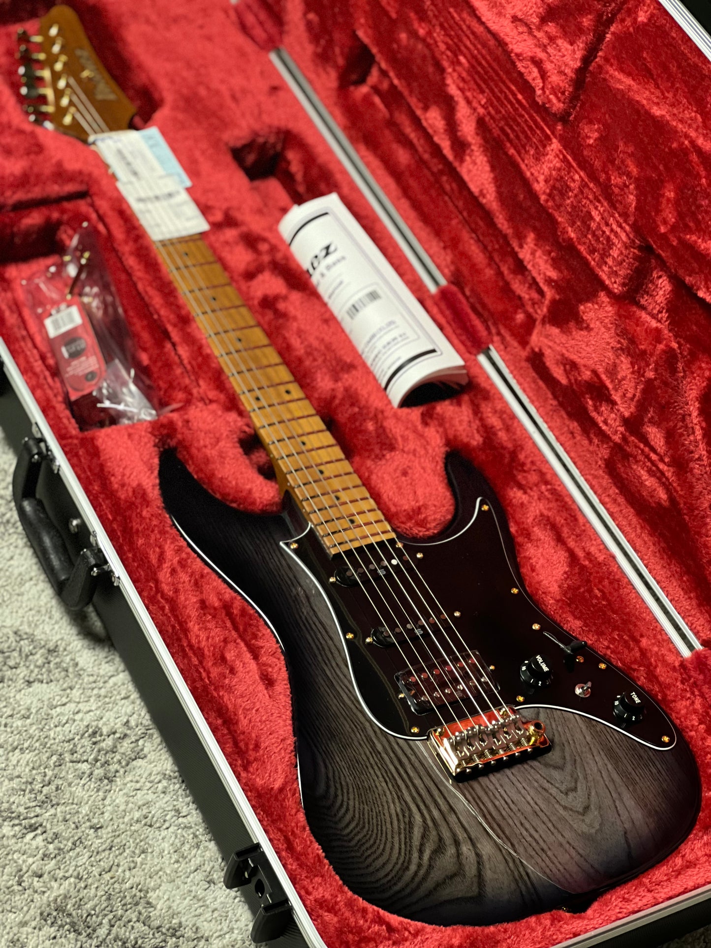 Ibanez Prestige AZ2204AG-TGB w/Case in Transparent Gray Burst F2533517