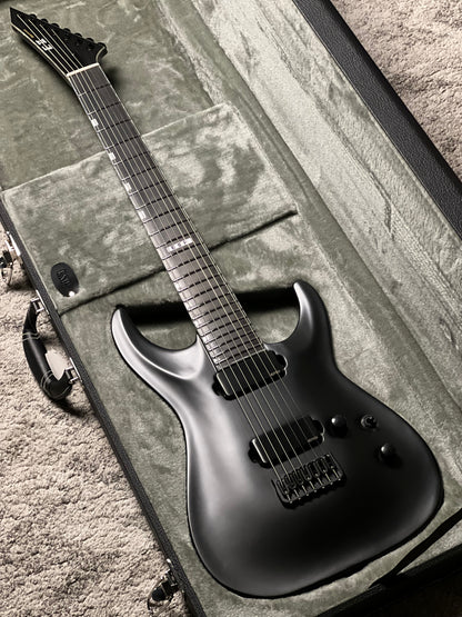 ESP E-II Horizon NT-7B Hipshot in Black satin ES0270263