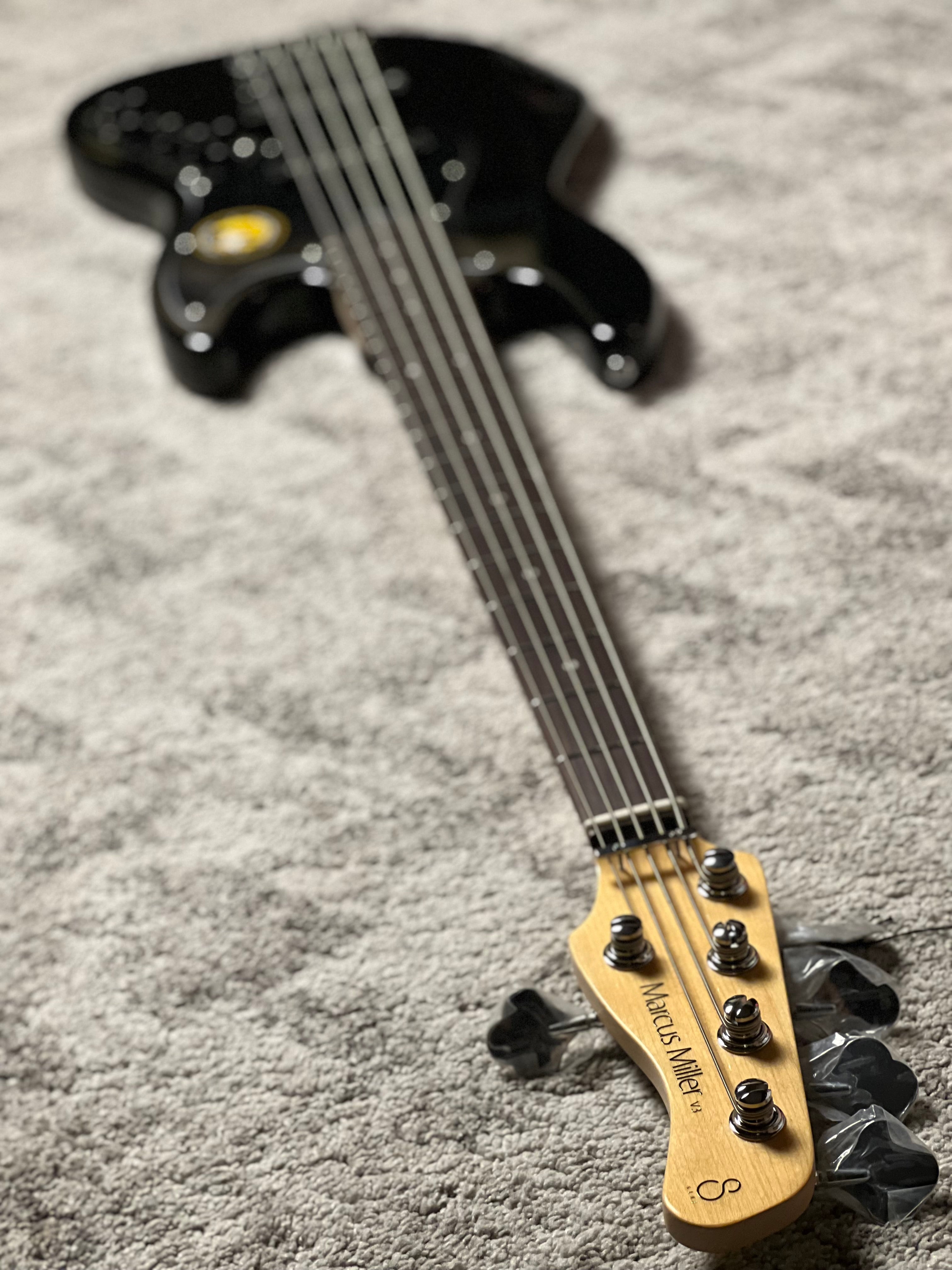Sire Marcus Miller Bass V3-5 String 2nd Generation in Black