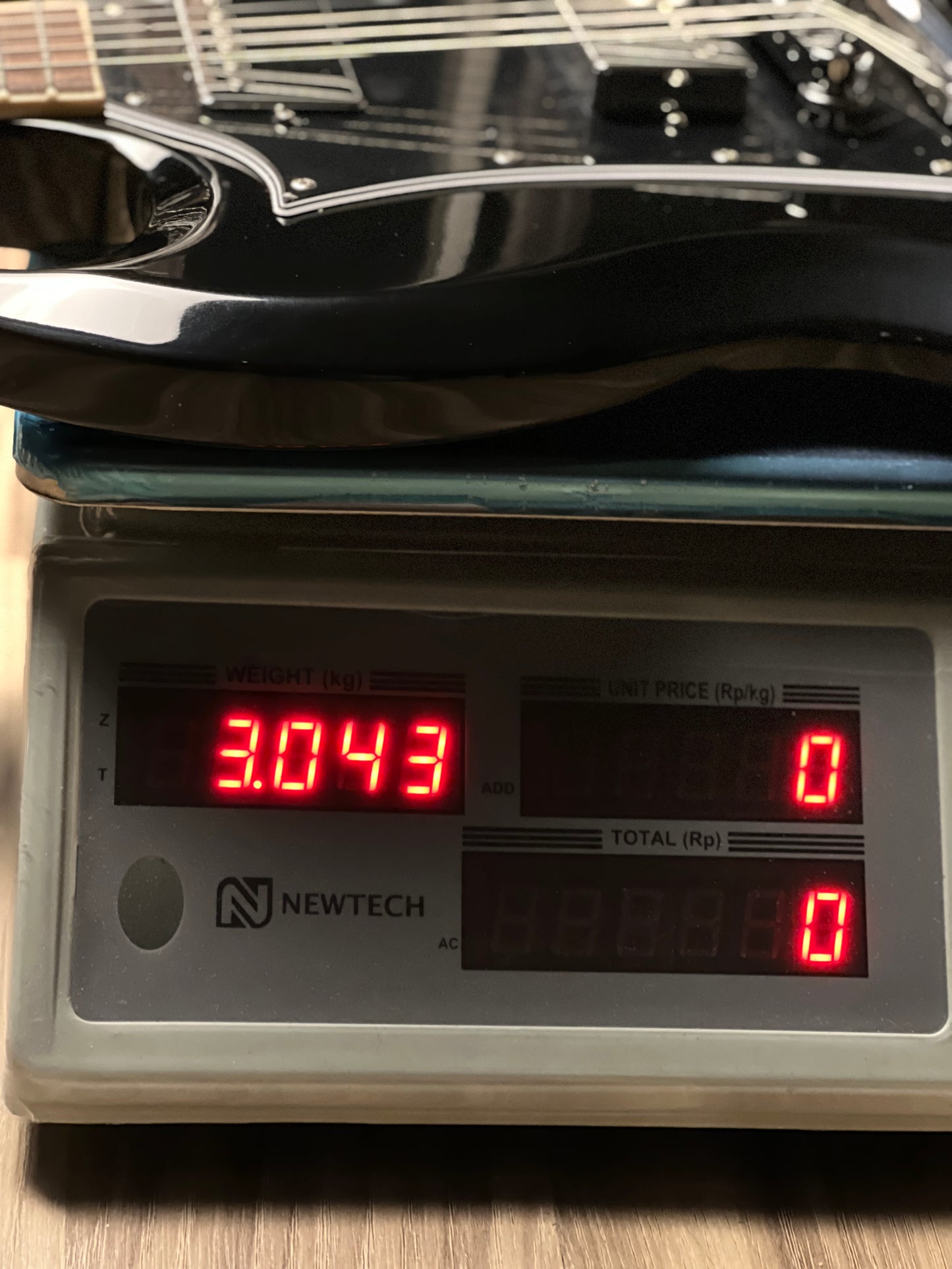 Gibson SG Standard in Ebony Modern Collection 231240223