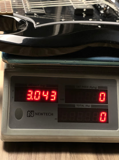 Gibson SG Standard in Ebony Modern Collection 231240223