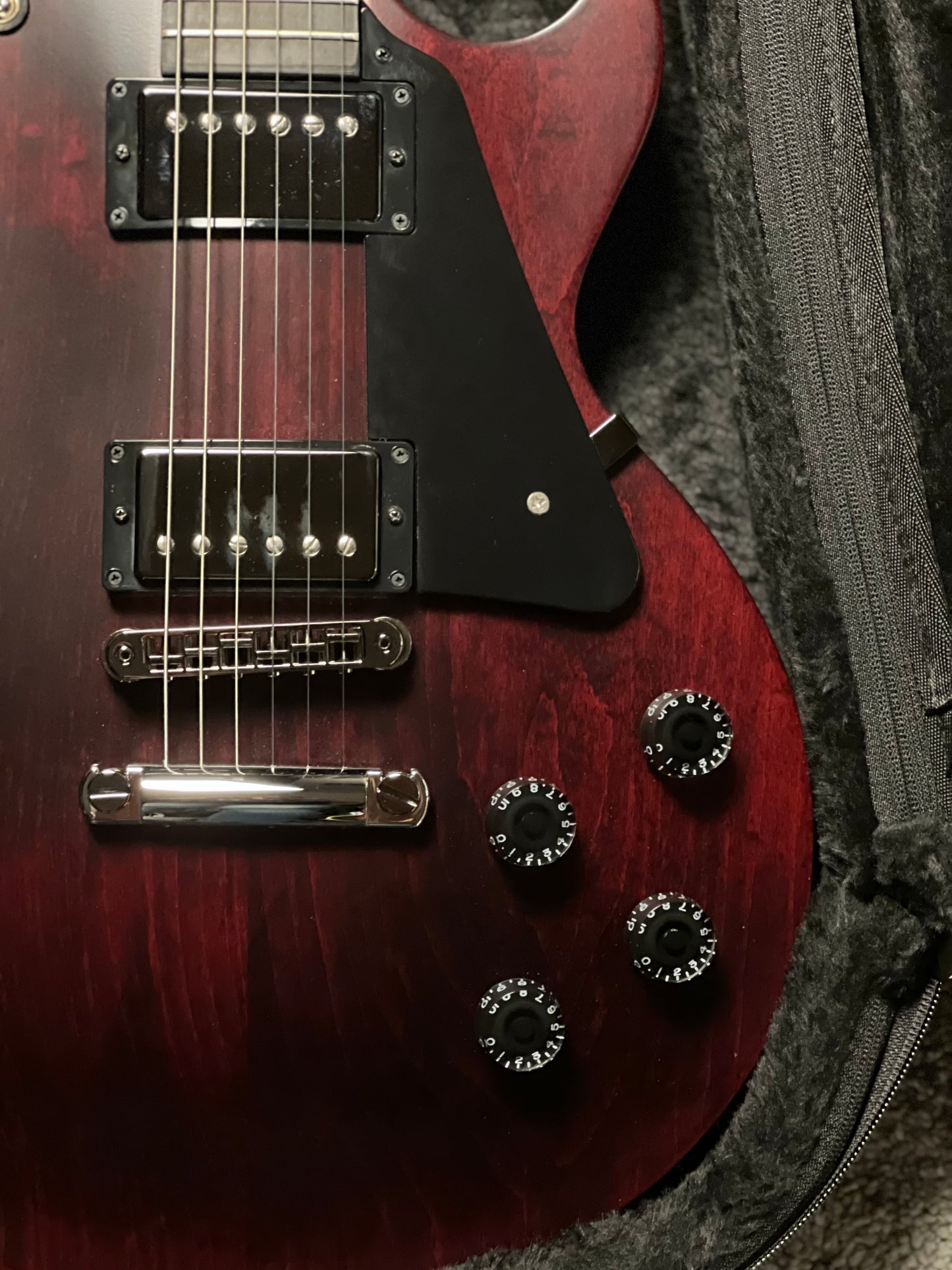 Gibson Les Paul Modern Studio in Wine Red Satin 215240177