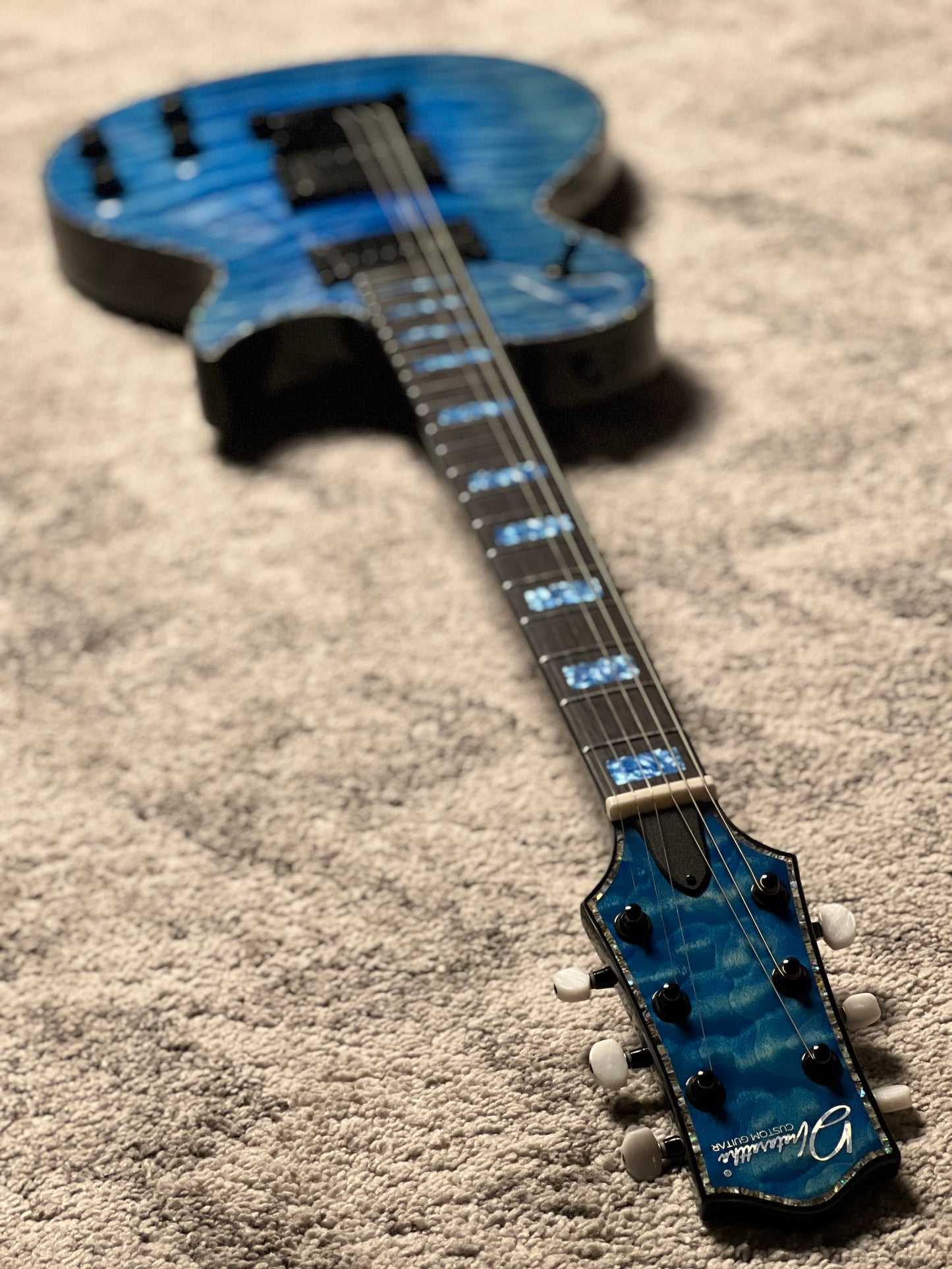 Dhatarattha Custom DLP in Transparent Blue with 5A Quilt Top