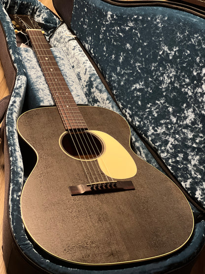 Martin 000-17E Acoustic-electric Guitar in Black Smoke