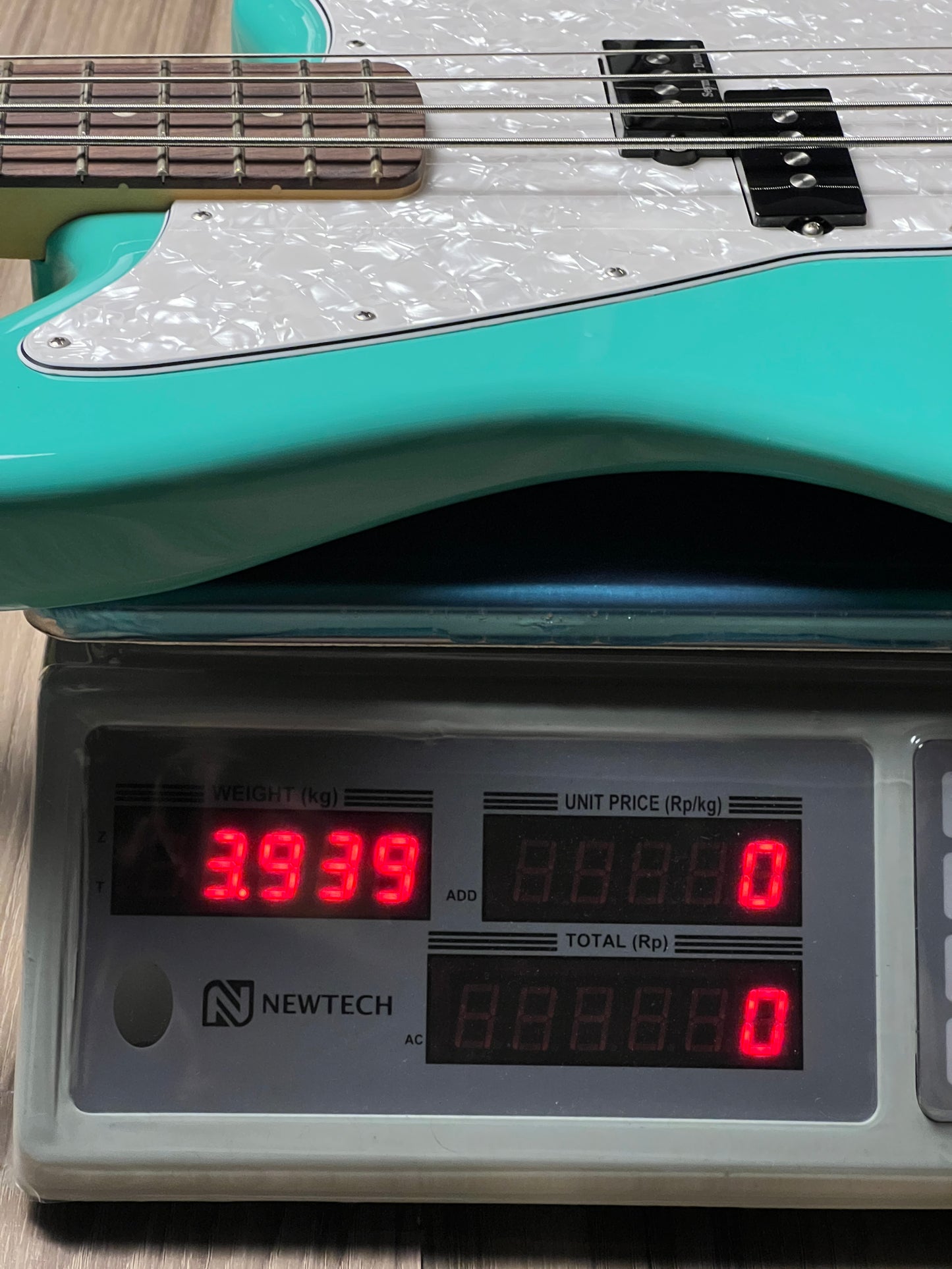 Fender Mark Hoppus Jaguar Bass Guitar with RW FB in Sea Foam Green MX24069994