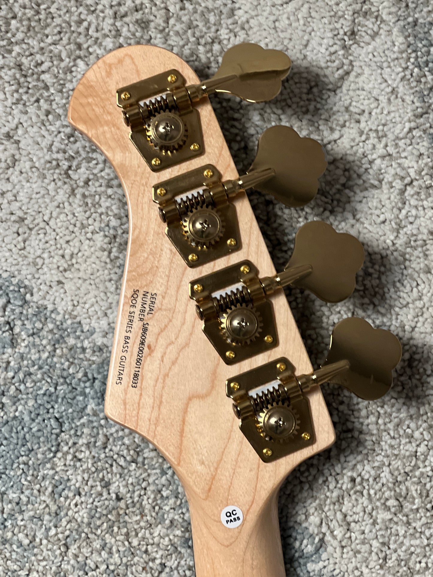 SQOE SPB609 4-STRING PB-STYLE in Black