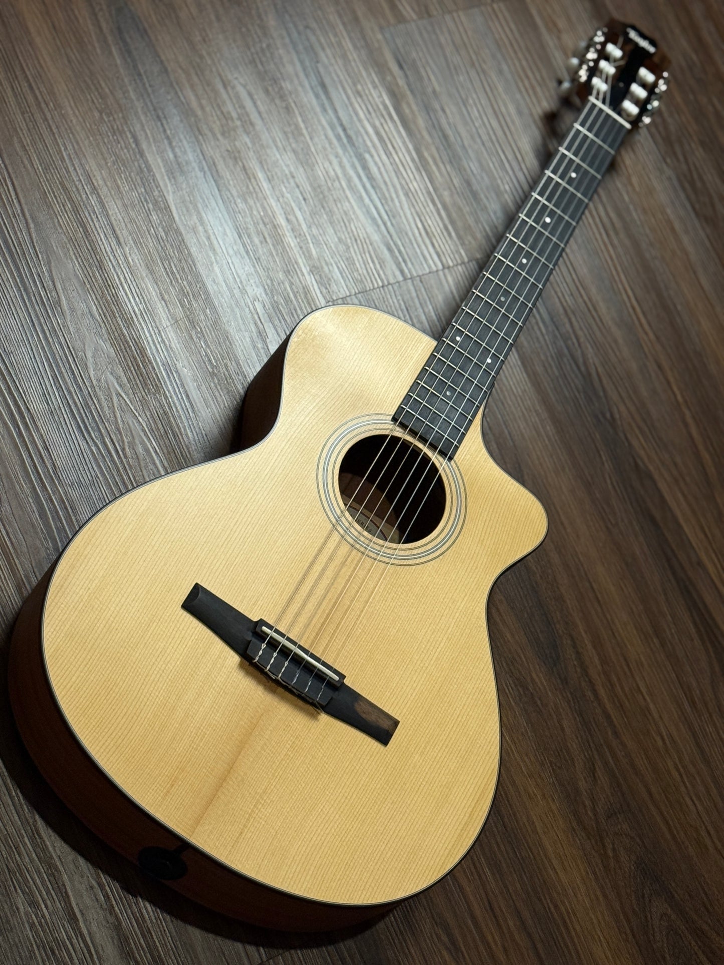 Taylor 112ce-N Acoustic Guitar in Sapele/Spruce