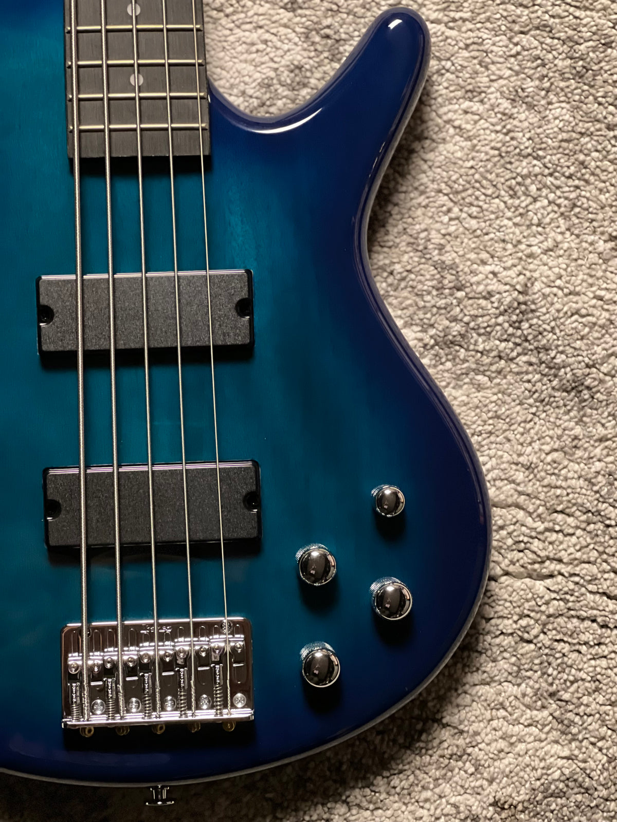 Ibanez GSR205-BMT 5-String in Blue Moon Burst