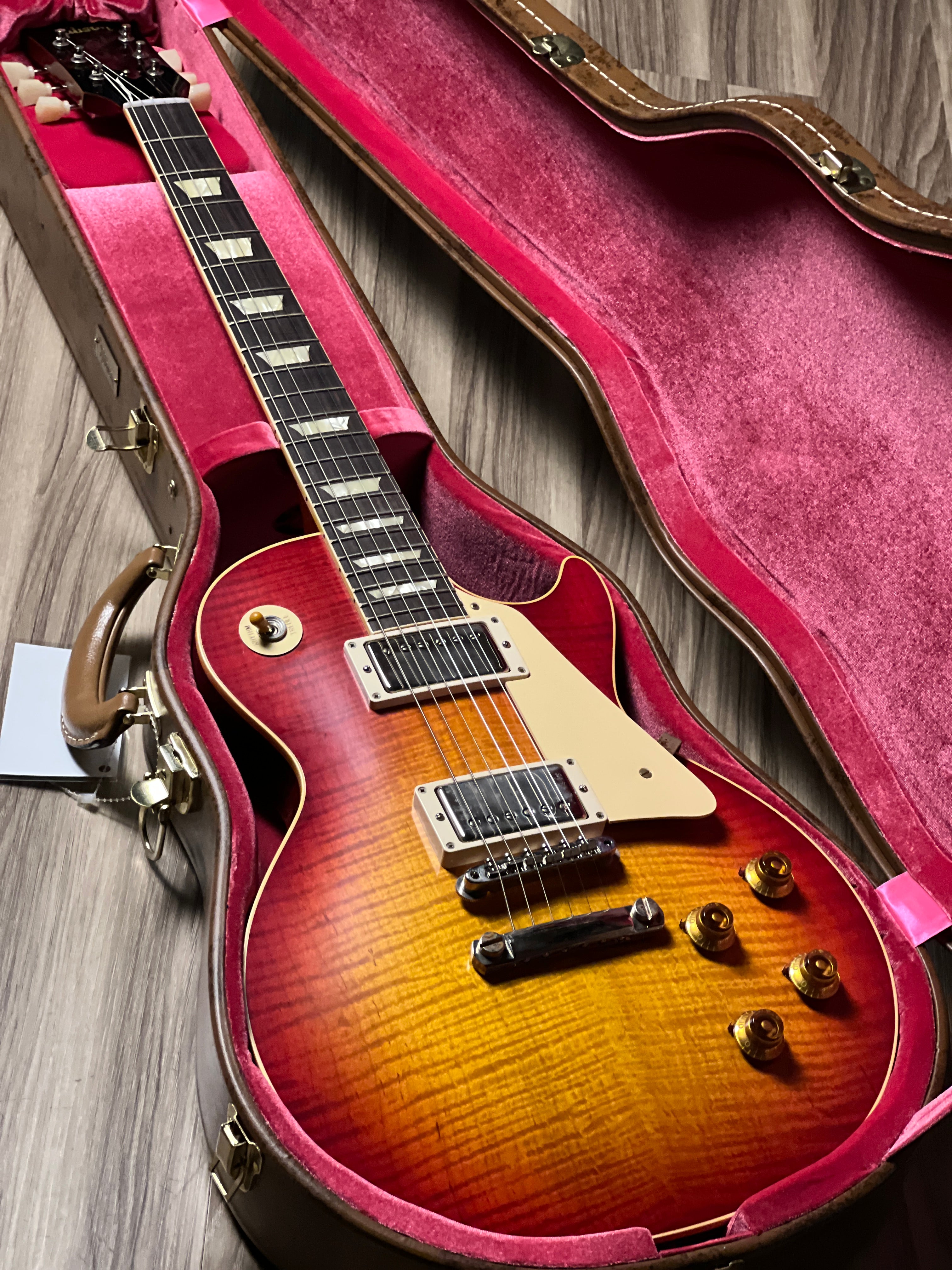 Gibson 1959 Les Paul Standard Reissue VOS Washed Cherry Sunburst